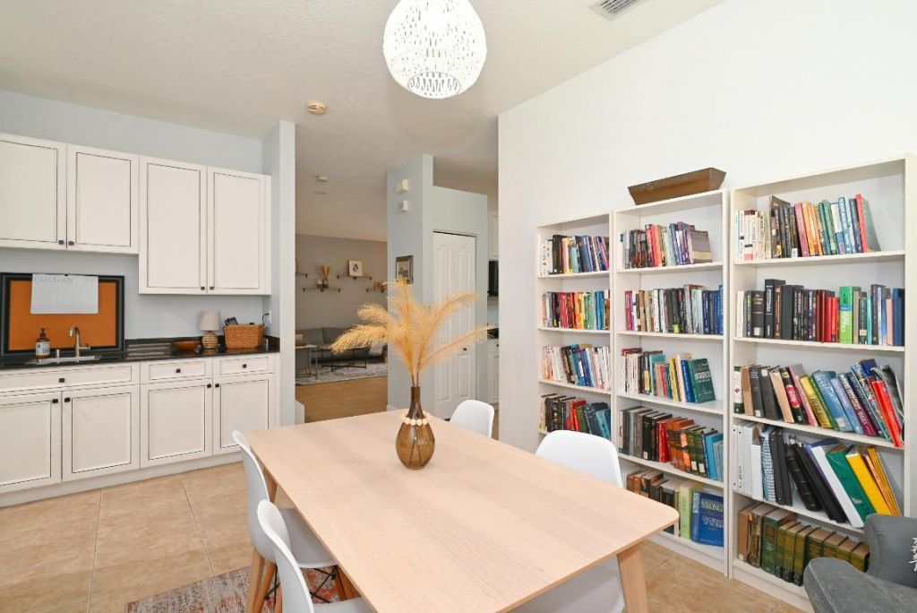 287 Berenger Walk, Royal Palm Beach, FL 33414 Photo