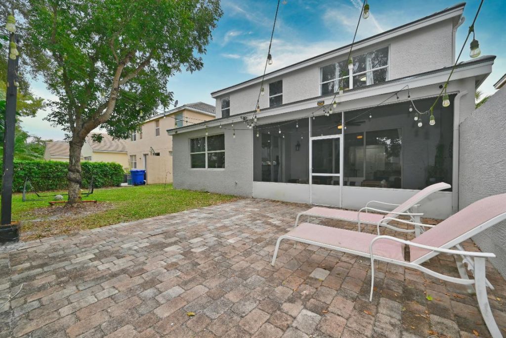 287 Berenger Walk, Royal Palm Beach, FL 33414 Photo