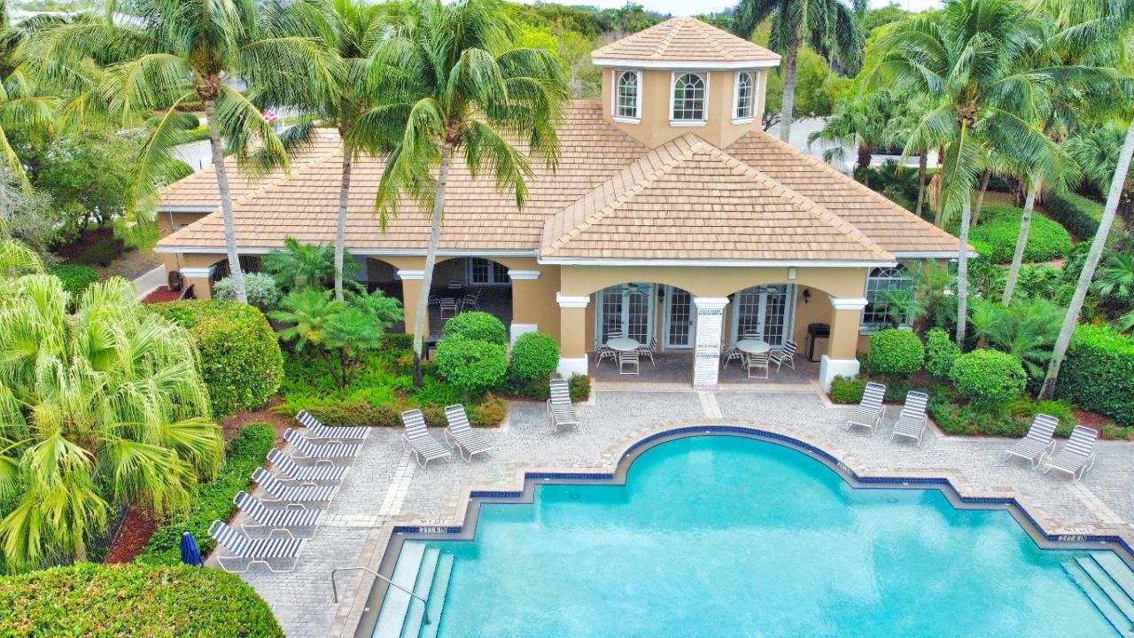 287 Berenger Walk, Royal Palm Beach, FL 33414 Photo