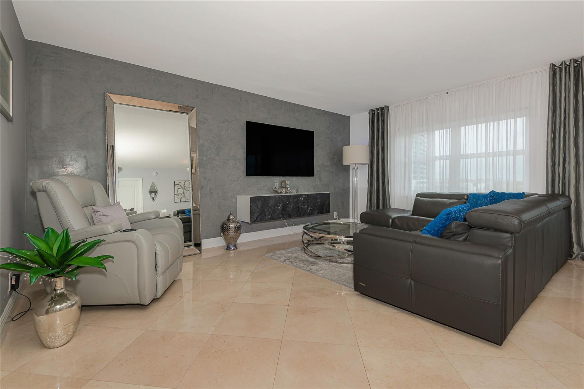 300 Diplomat Parkway, Unit 705, Hallandale Beach, FL 33009 Photo