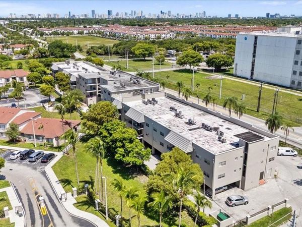 5100 SW 41st St, Unit 321, Pembroke Park, FL 33023