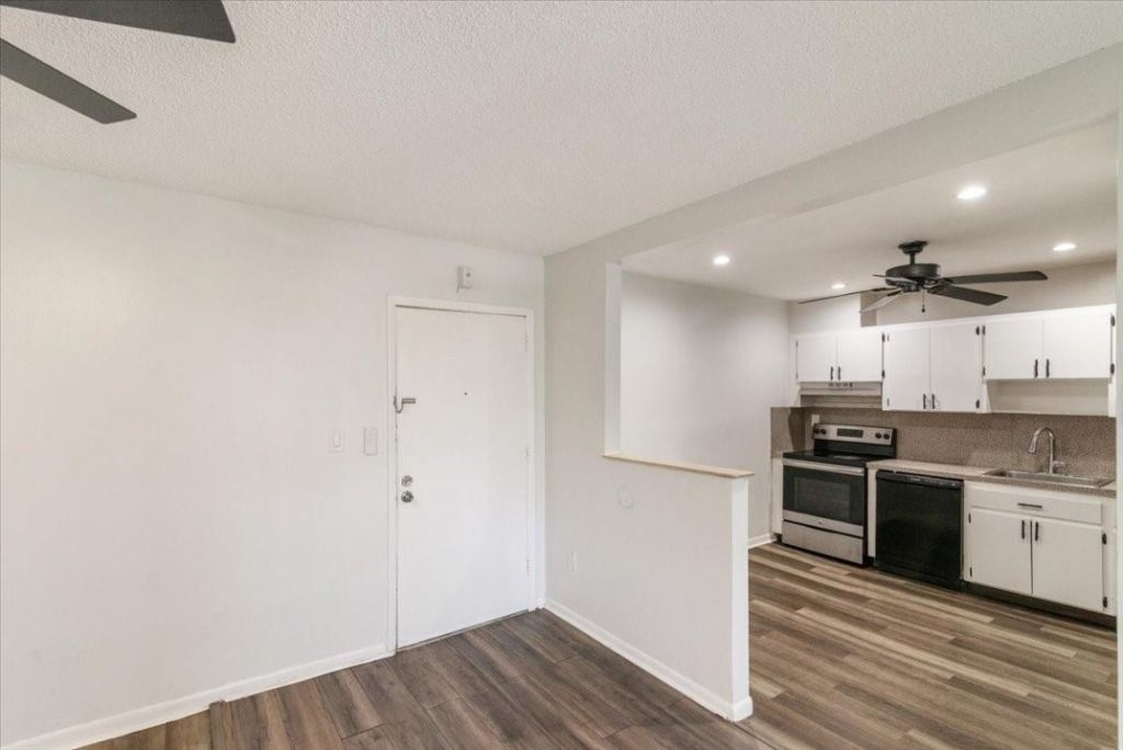 5100 SW 41st St, Unit 321, Pembroke Park, FL 33023 Photo