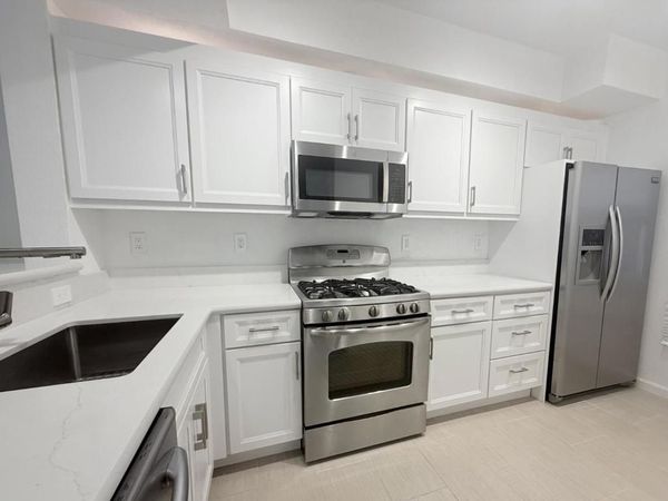 313 Crescent Court, Brisbane, CA 94005