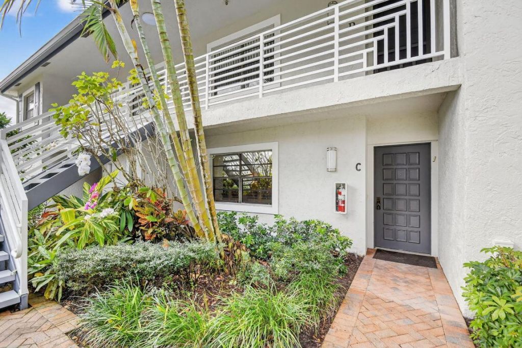 9 Southport Lane, Unit C, Boynton Beach, FL 33436 Photo