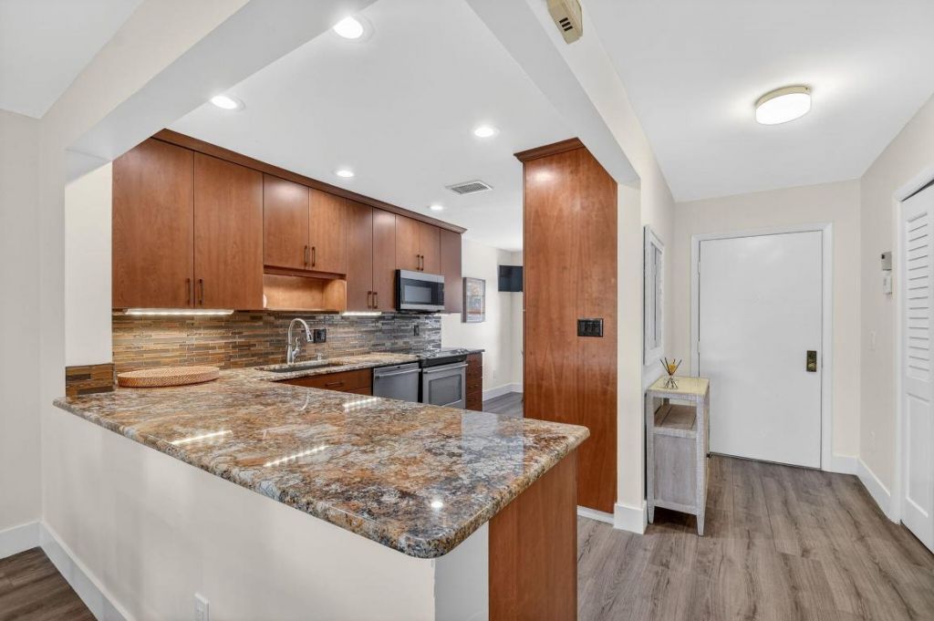 9 Southport Lane, Unit C, Boynton Beach, FL 33436 Photo