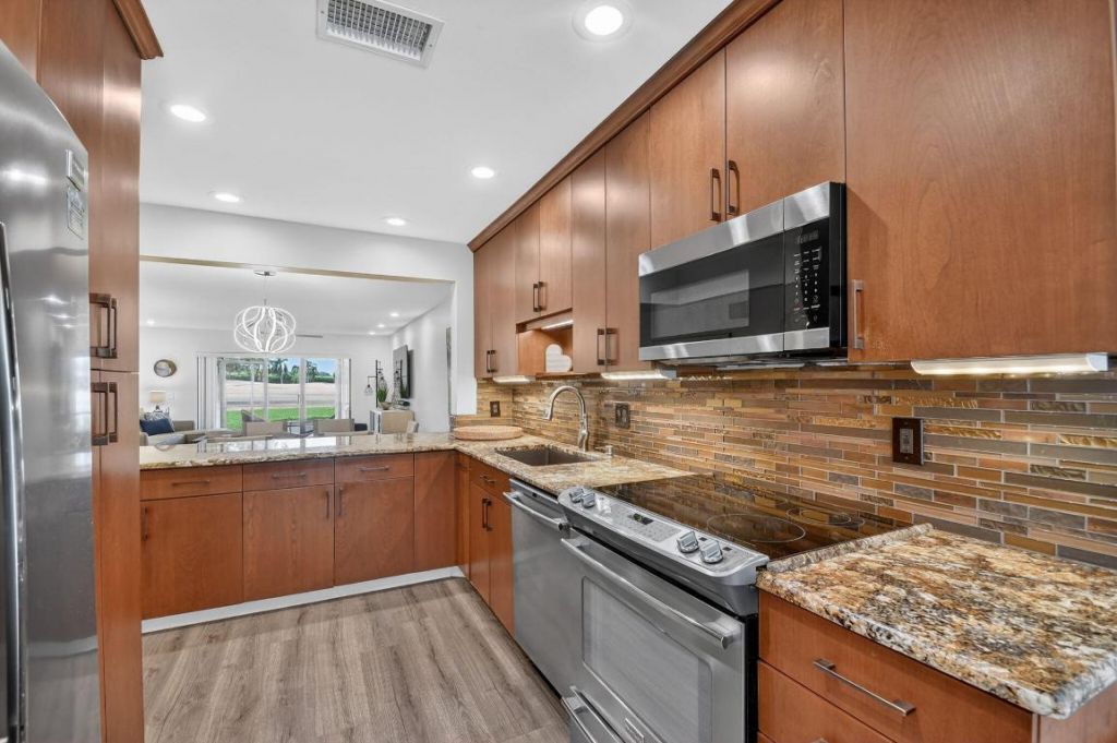 9 Southport Lane, Unit C, Boynton Beach, FL 33436 Photo