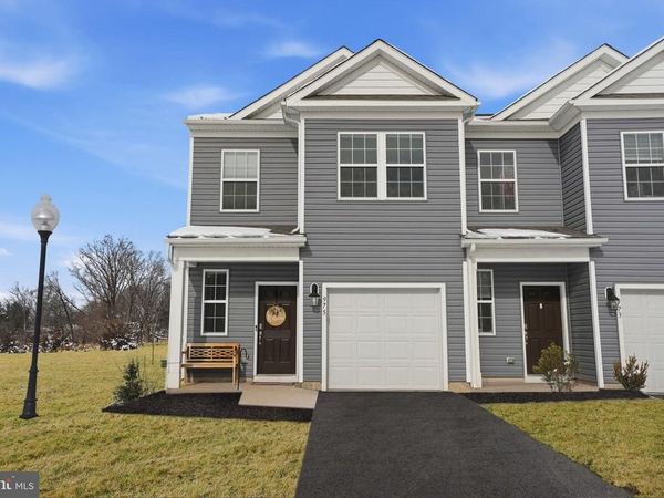 975 STILL WATERS LANE, PENNSBURG, PA 18073