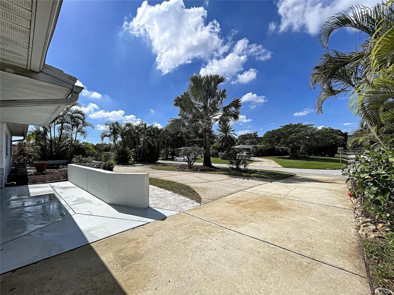 2945 68th Street N, Saint Petersburg, FL 33710 Photo