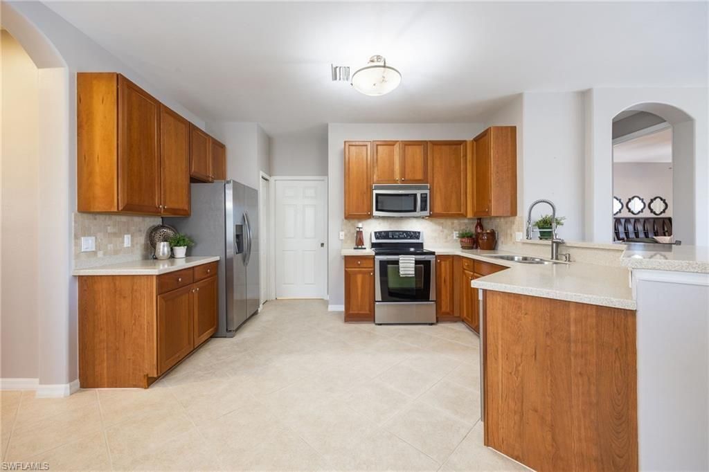 10611 Camarelle Cir, Fort Myers, FL 33913 Photo