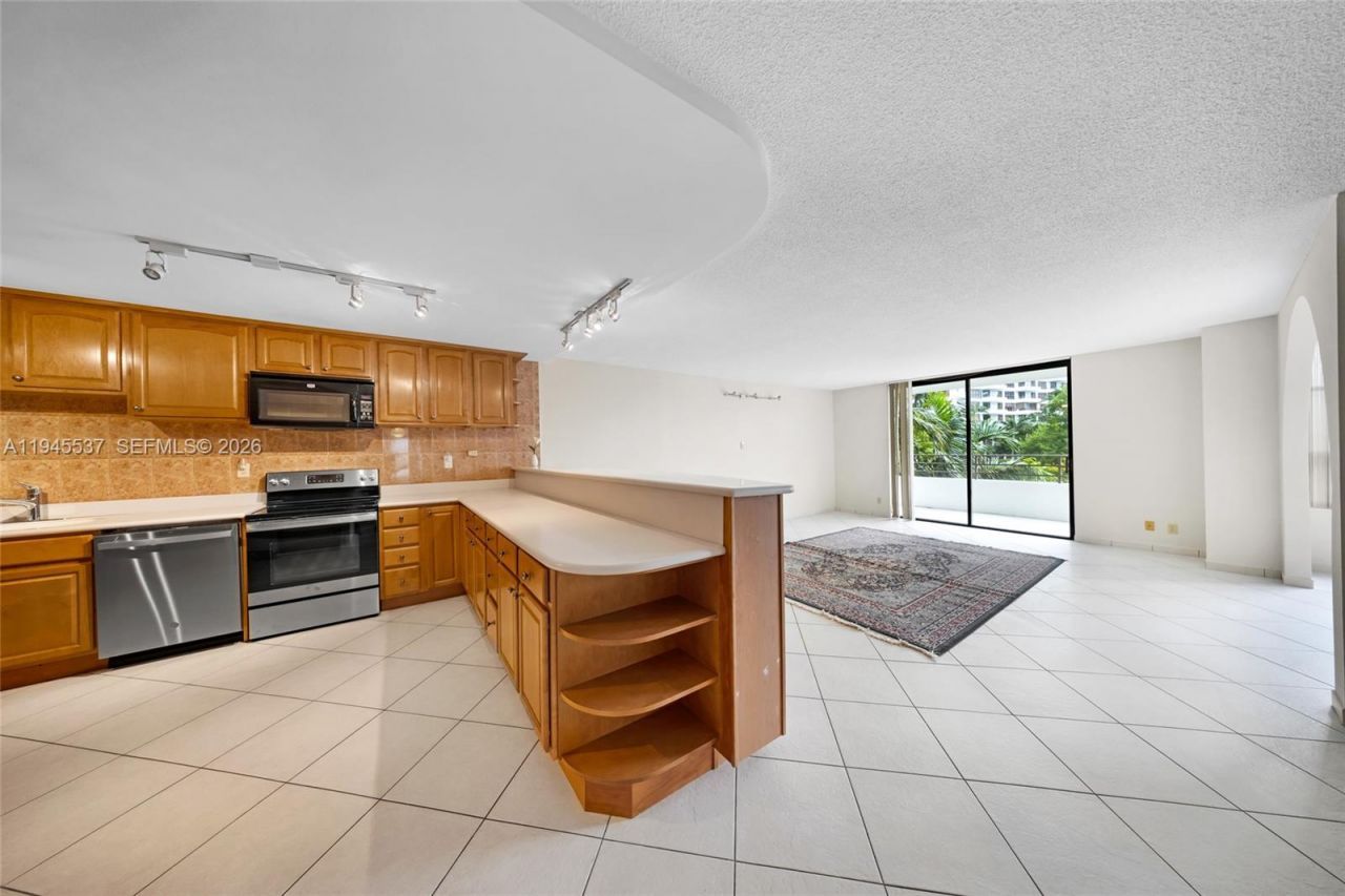 600 Three Islands Blvd , Unit 212, Hallandale Beach, FL 33009 Photo