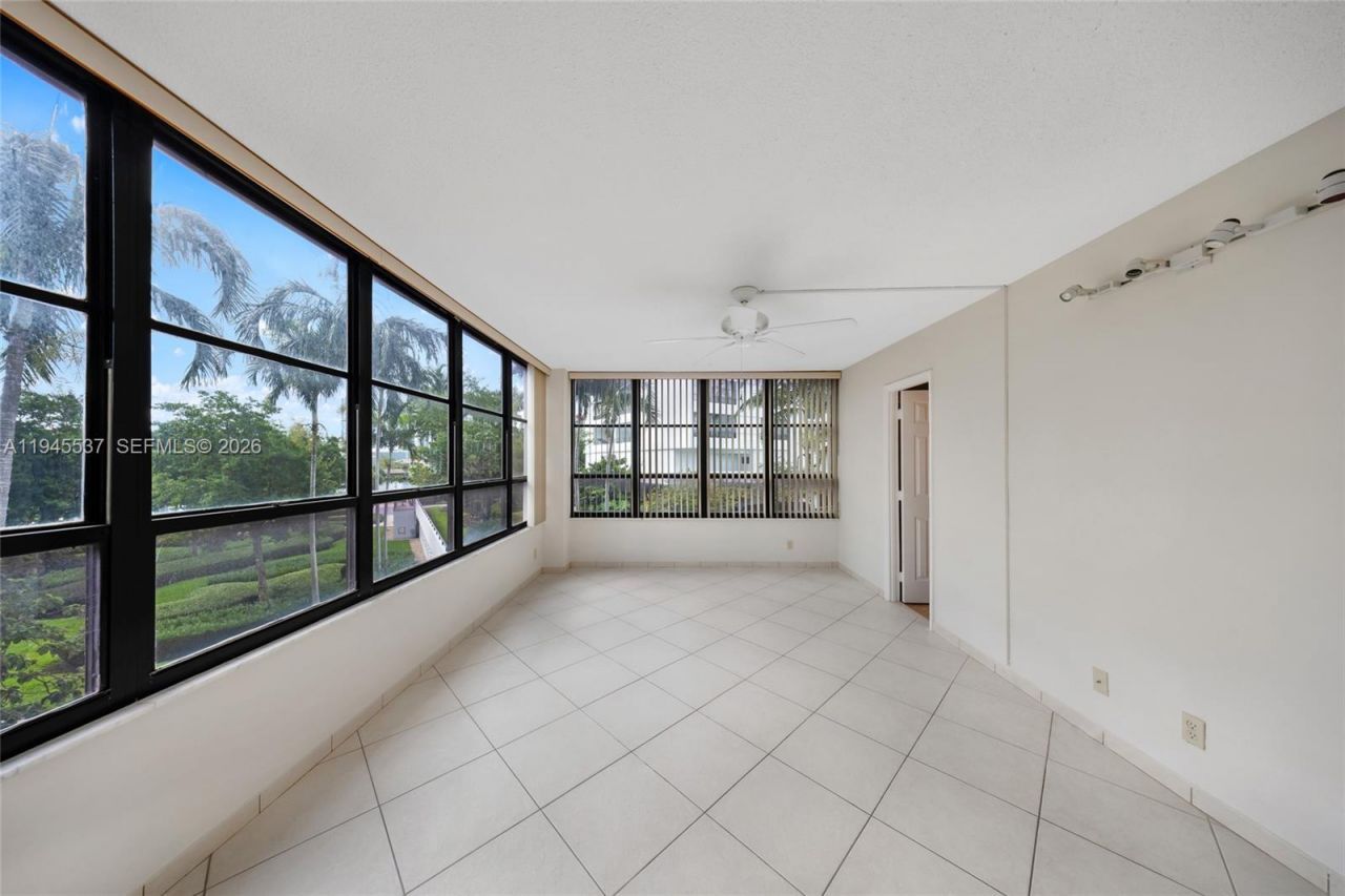 600 Three Islands Blvd , Unit 212, Hallandale Beach, FL 33009 Photo