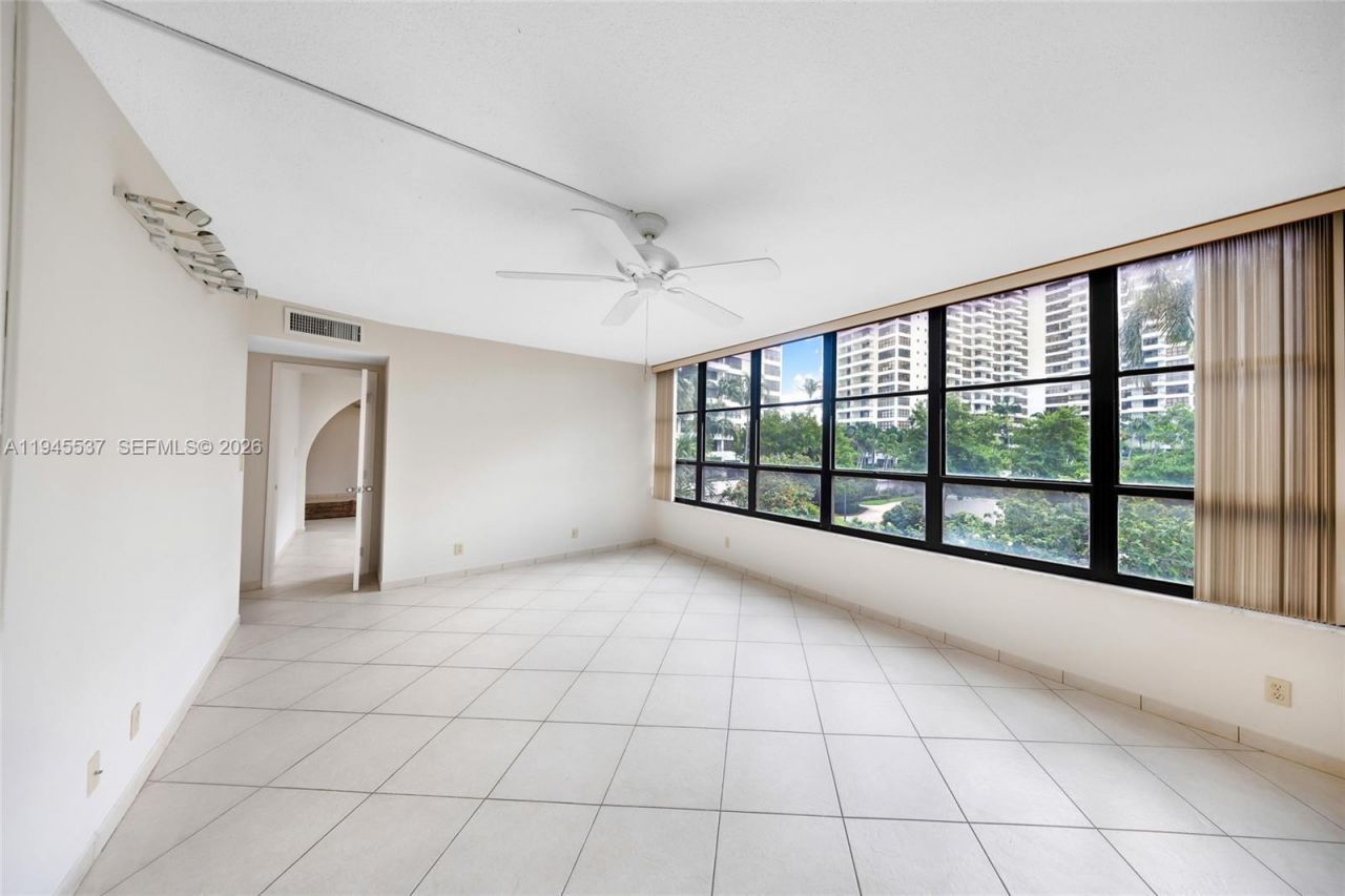 600 Three Islands Blvd , Unit 212, Hallandale Beach, FL 33009 Photo