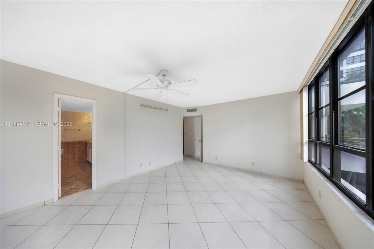 600 Three Islands Blvd , Unit 212, Hallandale Beach, FL 33009 Photo