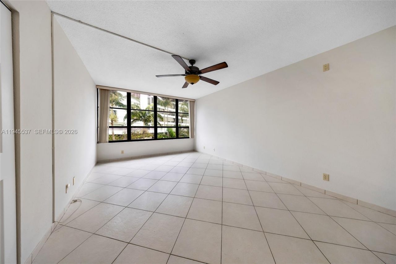 600 Three Islands Blvd , Unit 212, Hallandale Beach, FL 33009 Photo