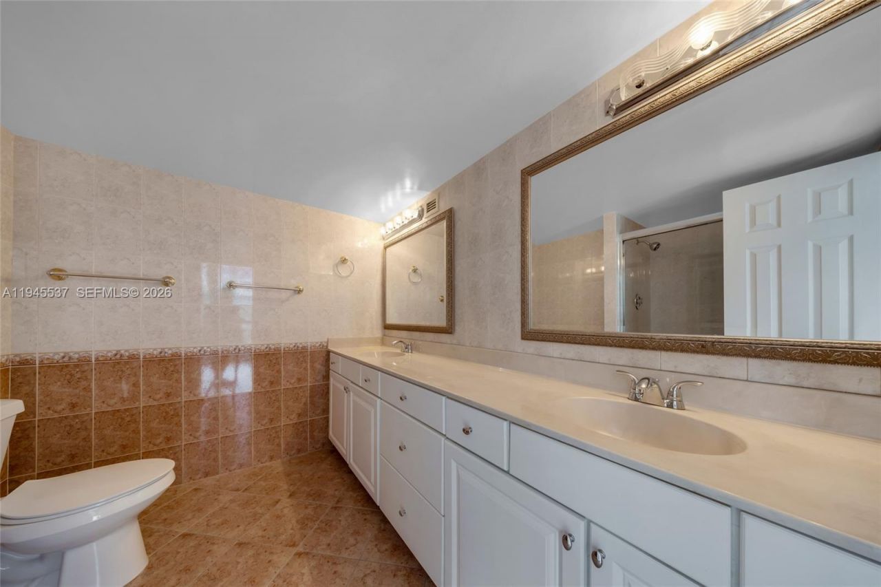 600 Three Islands Blvd , Unit 212, Hallandale Beach, FL 33009 Photo