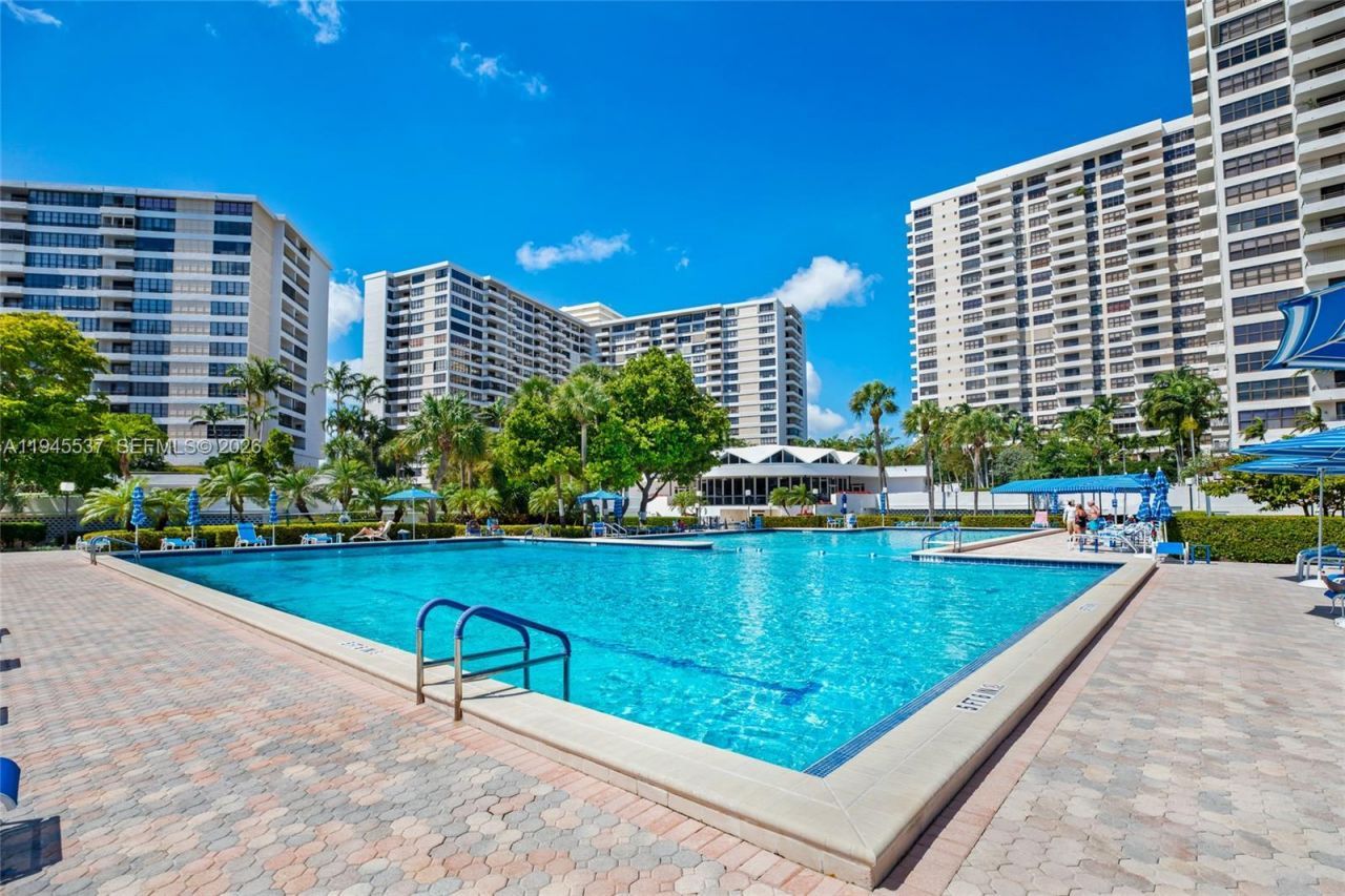 600 Three Islands Blvd , Unit 212, Hallandale Beach, FL 33009 Photo