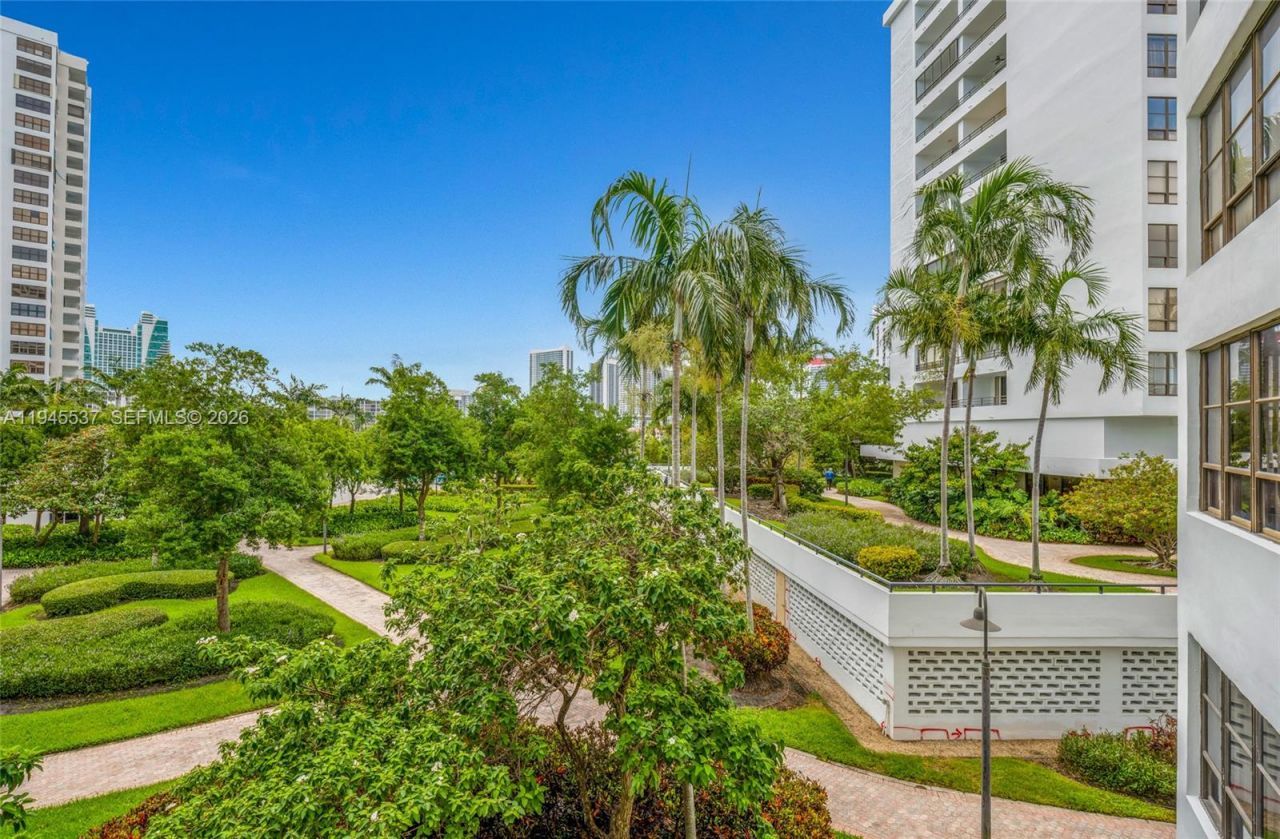 600 Three Islands Blvd , Unit 212, Hallandale Beach, FL 33009 Photo