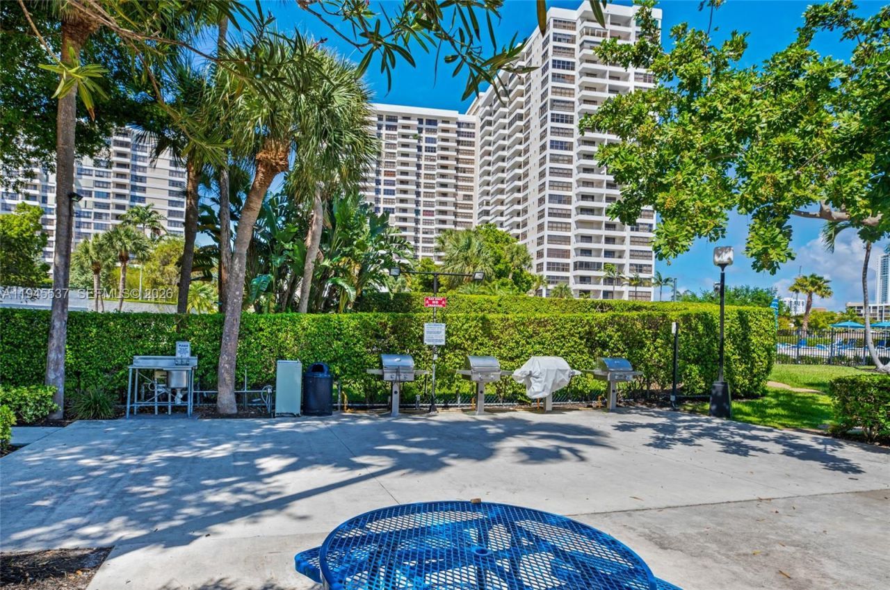 600 Three Islands Blvd , Unit 212, Hallandale Beach, FL 33009 Photo