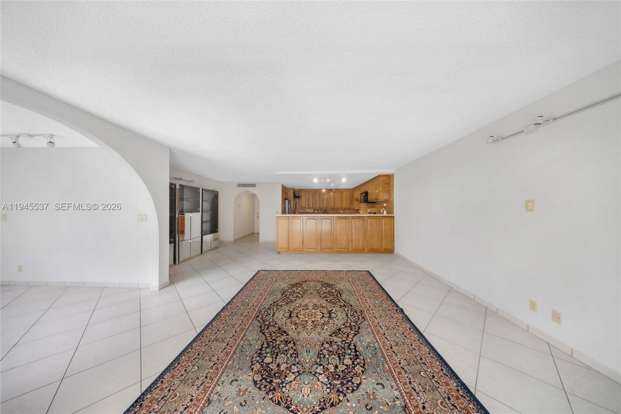 600 Three Islands Blvd , Unit 212, Hallandale Beach, FL 33009 Photo