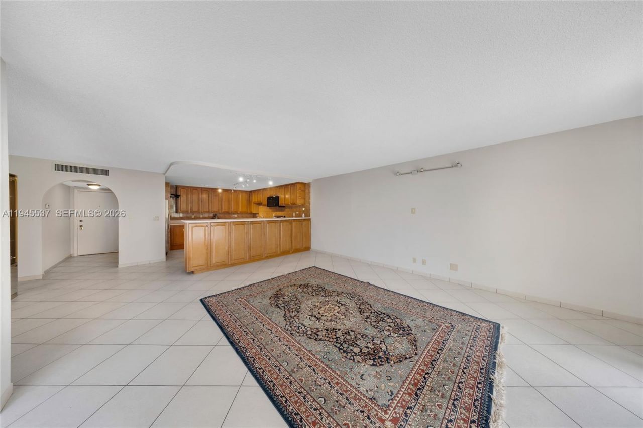 600 Three Islands Blvd , Unit 212, Hallandale Beach, FL 33009 Photo