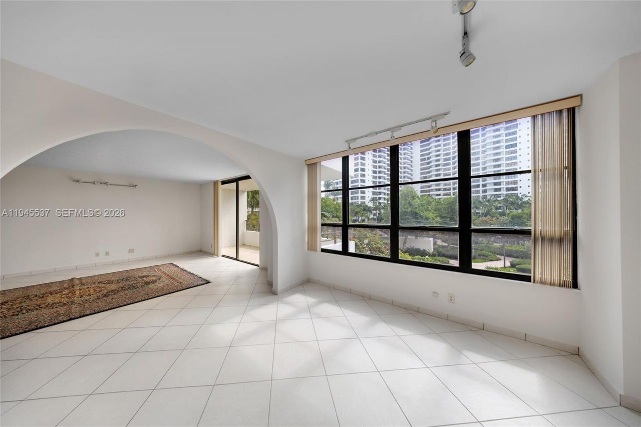 600 Three Islands Blvd , Unit 212, Hallandale Beach, FL 33009 Photo