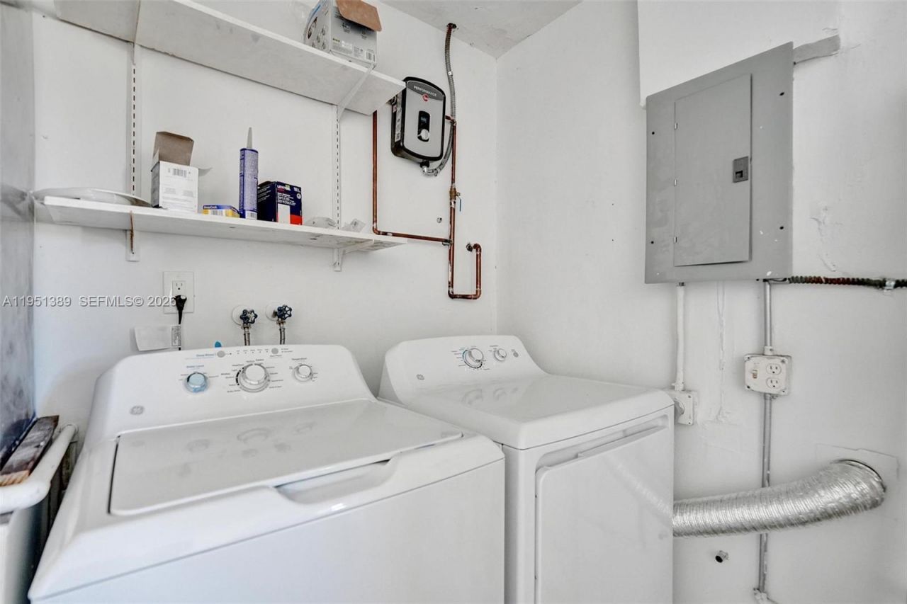 8436 Southampton Dr, Miramar, FL 33025 Photo