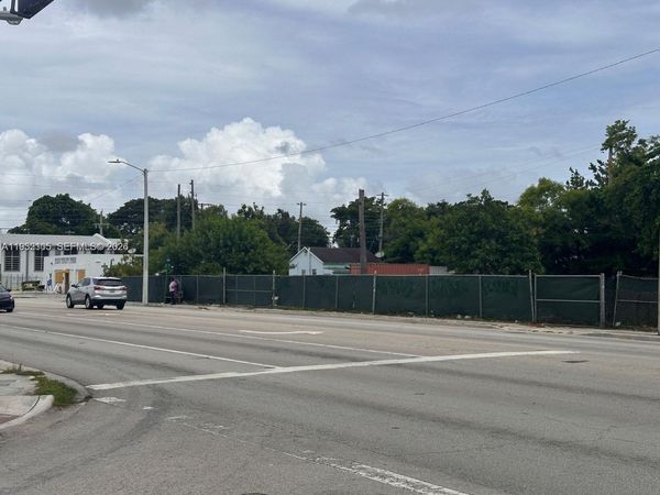 1630 NW 51st St , Miami, FL 33142