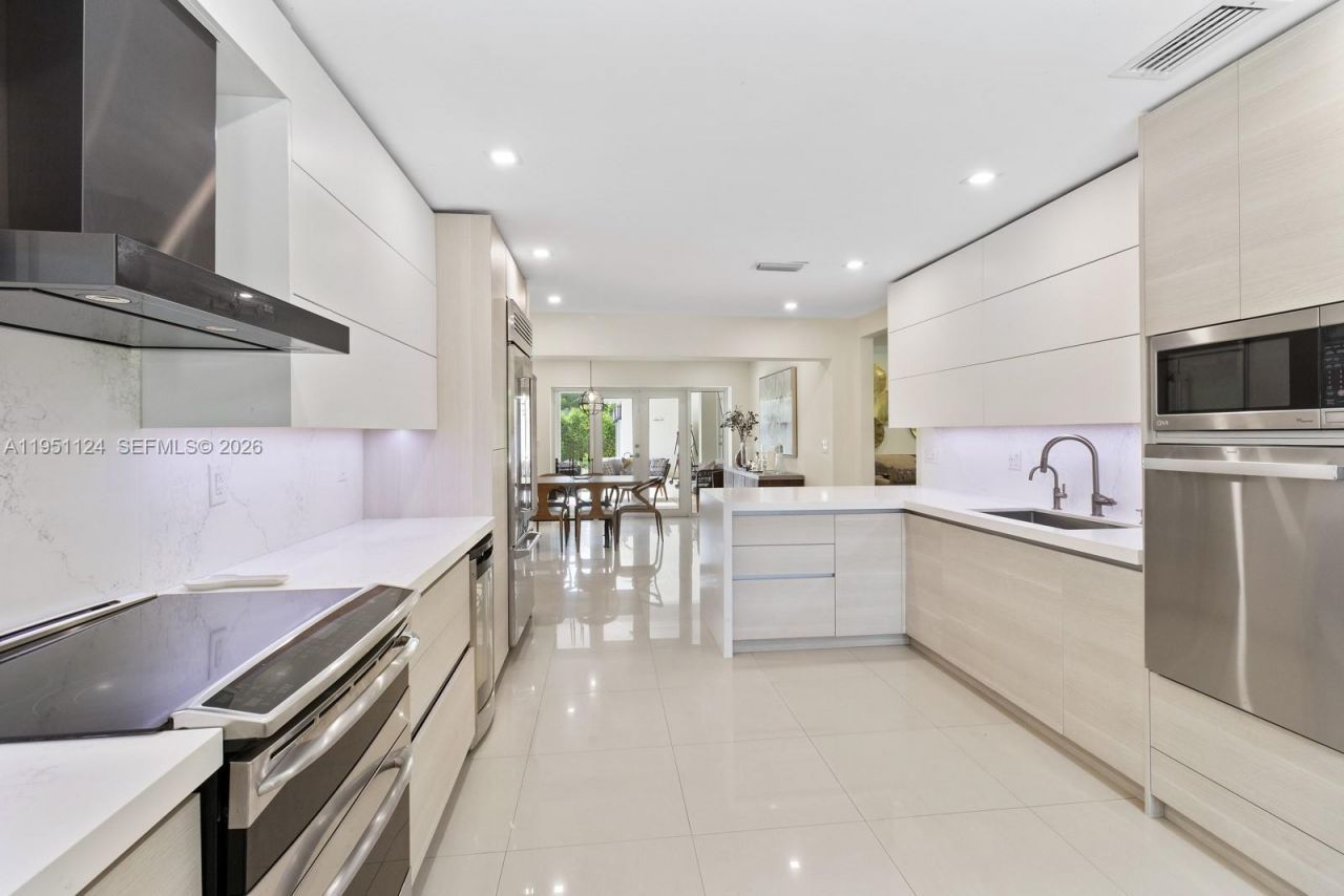 5601 Maggiore St, Coral Gables, FL 33146 Photo