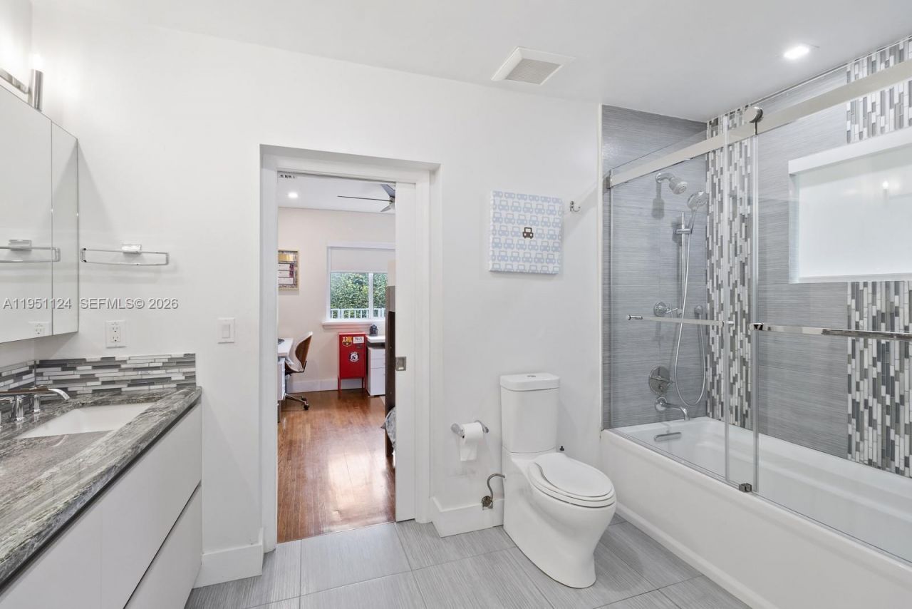 5601 Maggiore St, Coral Gables, FL 33146 Photo