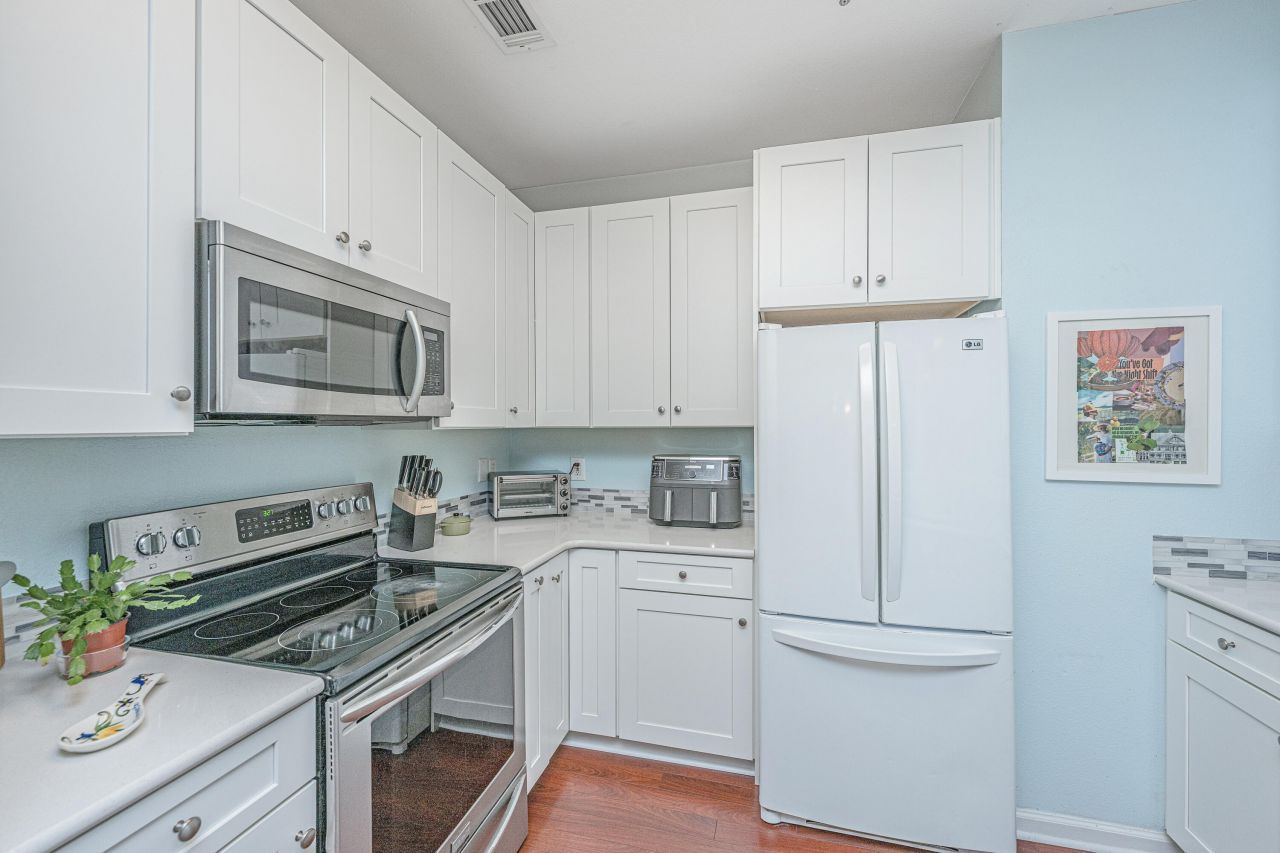 2126 Telfair Way Photo 5