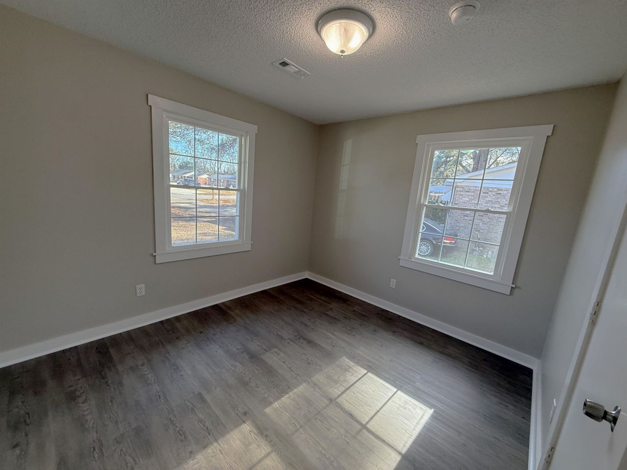 532 Palm Circle  Photo 13