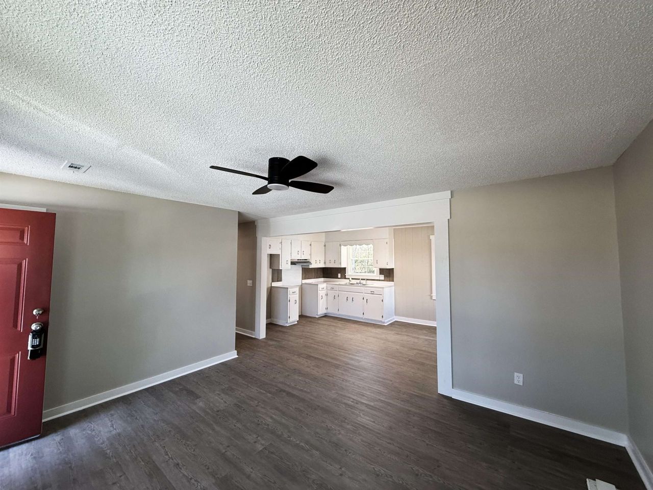 532 Palm Circle  Photo 4