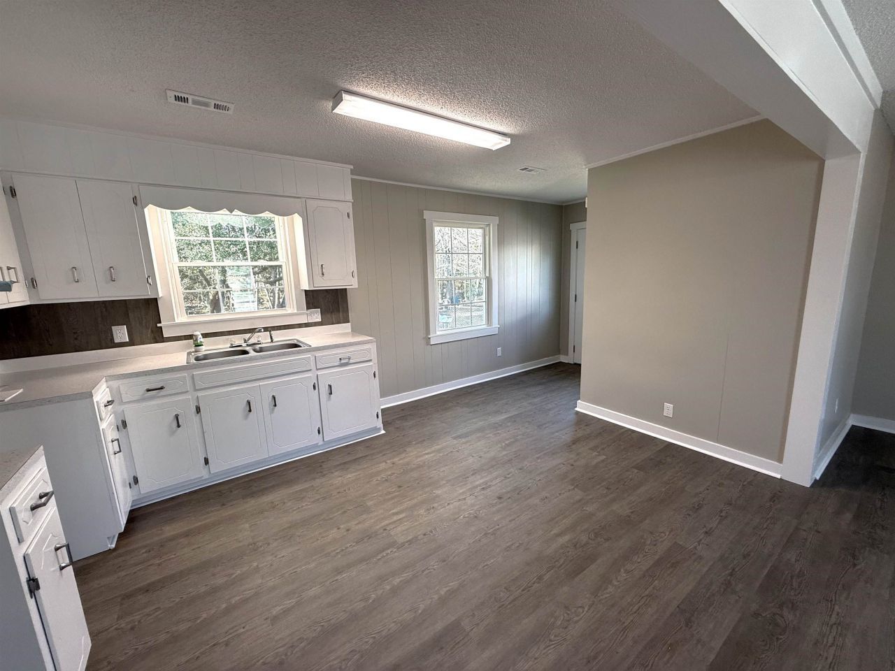 532 Palm Circle  Photo 5