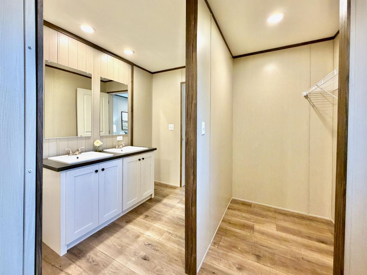 1036 Merell Avenue Photo 12