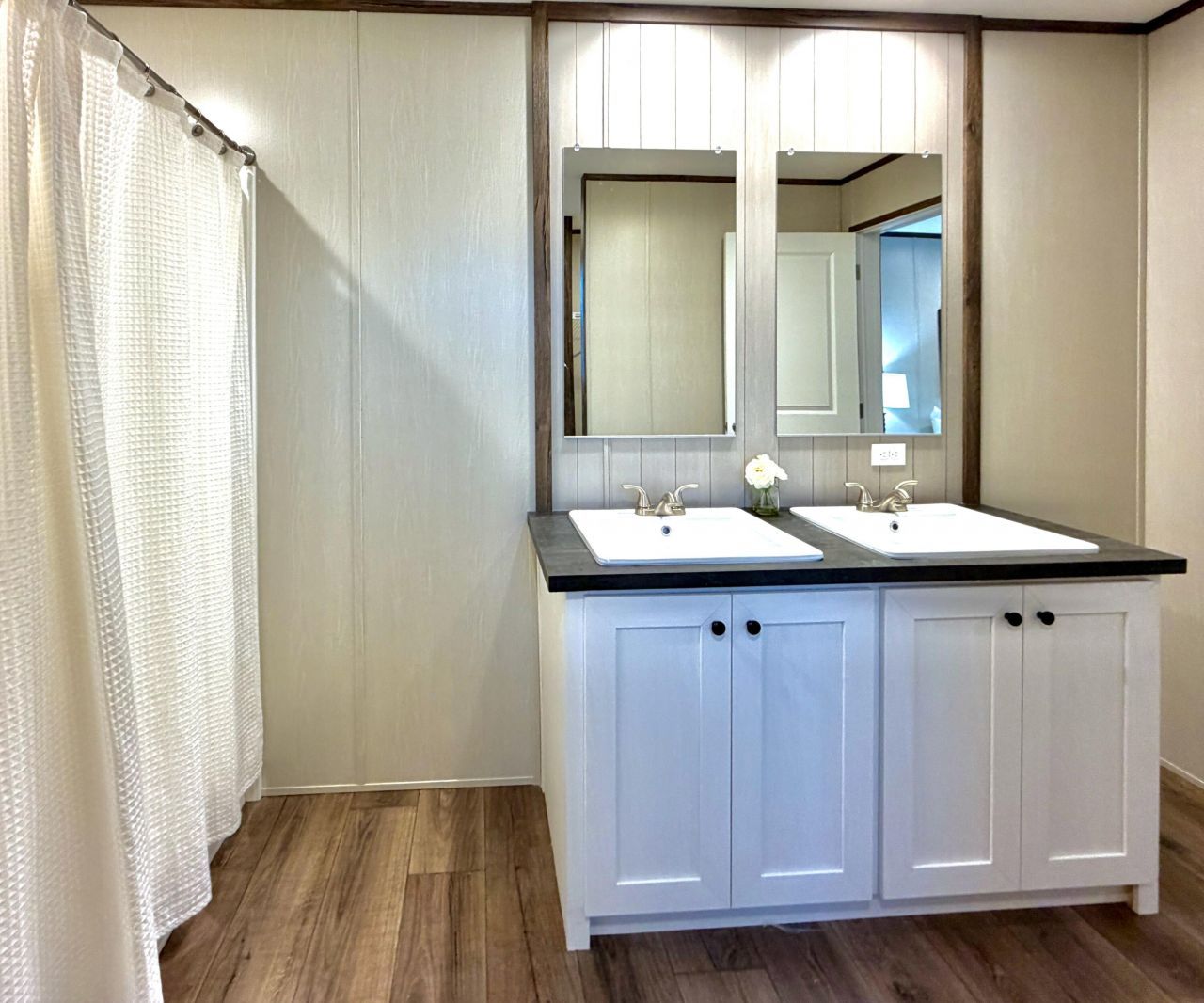 1036 Merell Avenue Photo 13