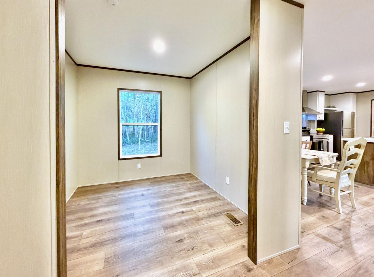 1036 Merell Avenue Photo 8