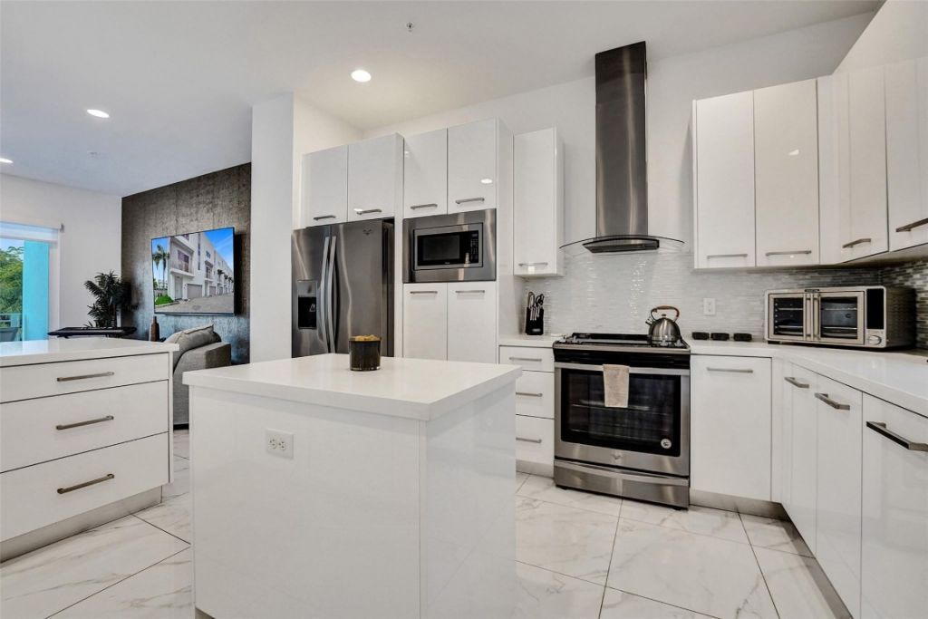 1371 N Ocean Boulevard, Pompano Beach, FL 33062 Photo