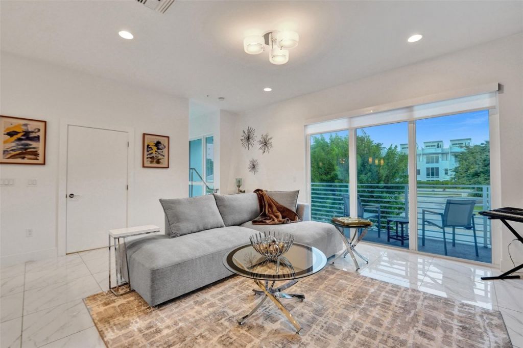 1371 N Ocean Boulevard, Pompano Beach, FL 33062 Photo