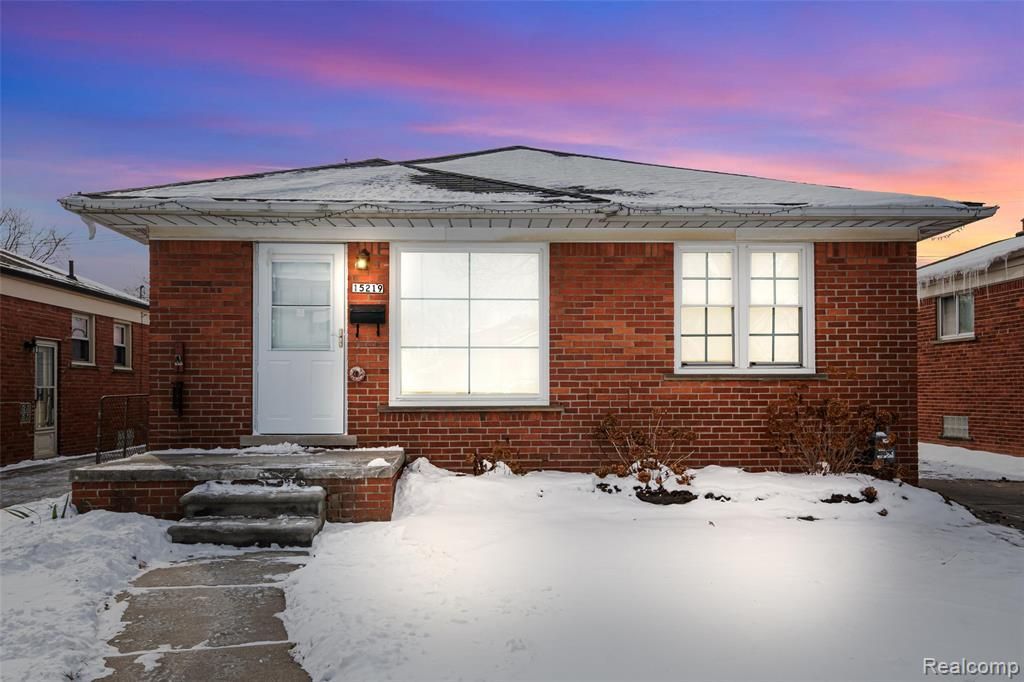 15219 University Street, Allen Park, MI 48101 Main Photo