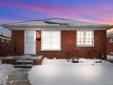 15219 University Street, Allen Park, MI 48101