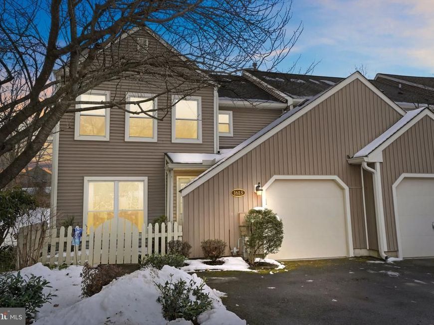 1613 Lakeview Circle, Yardley, PA 19067 Main Photo