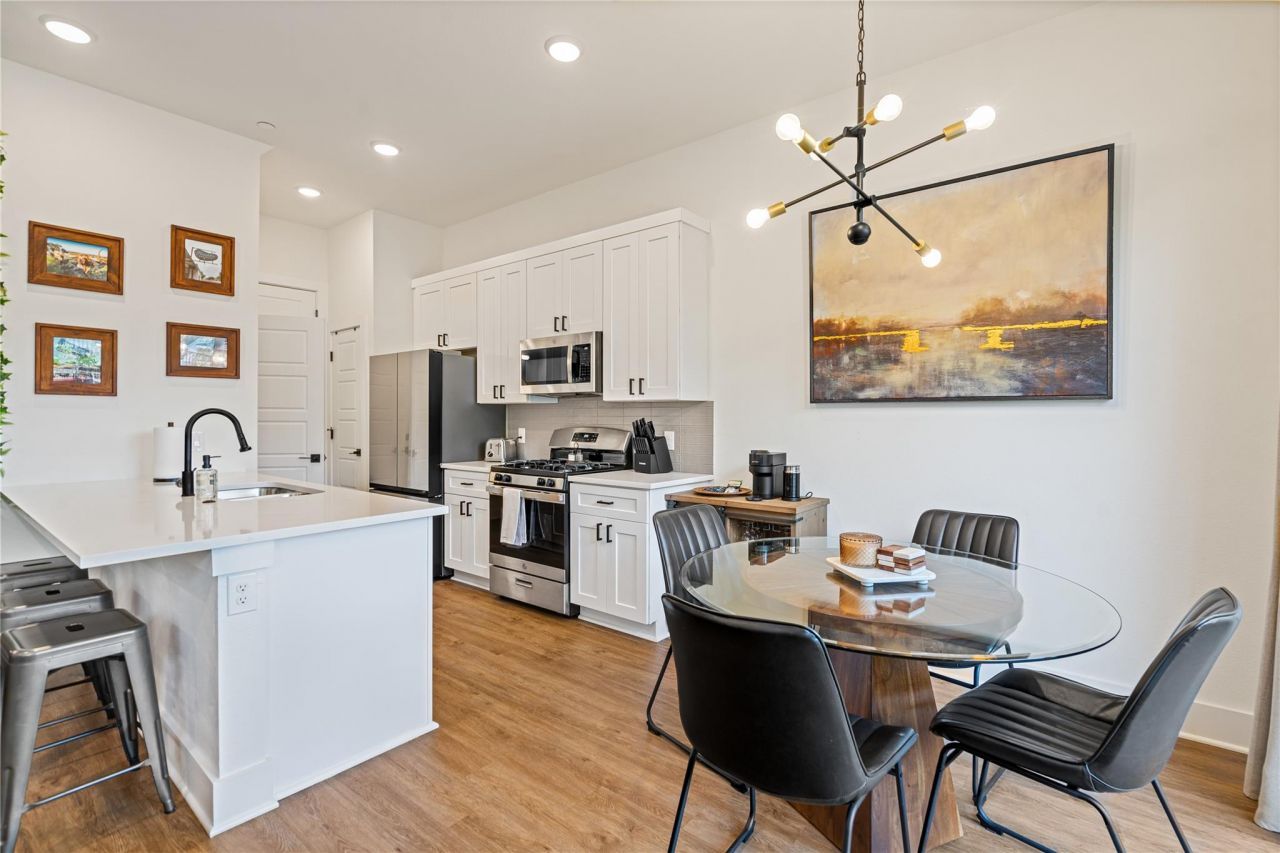 1811 Webberville Rd, Unit 4103, Austin, TX 78721 Main Photo