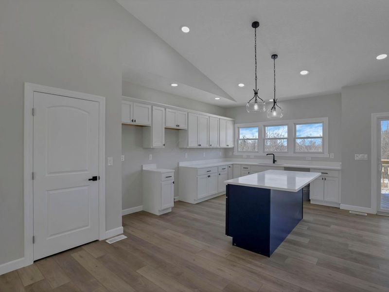 725 Trapp Lane, Hopewell, OH 43746 Photo 11