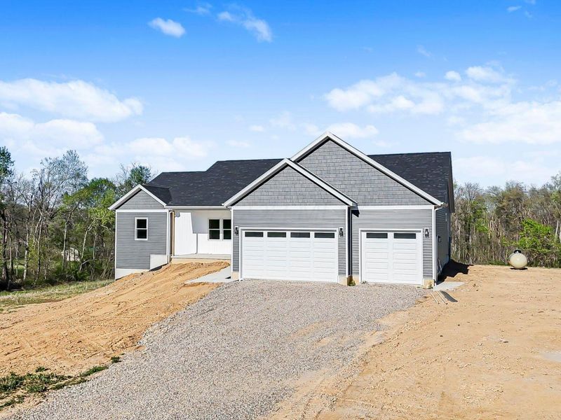 725 Trapp Lane, Hopewell, OH 43746 Photo 2