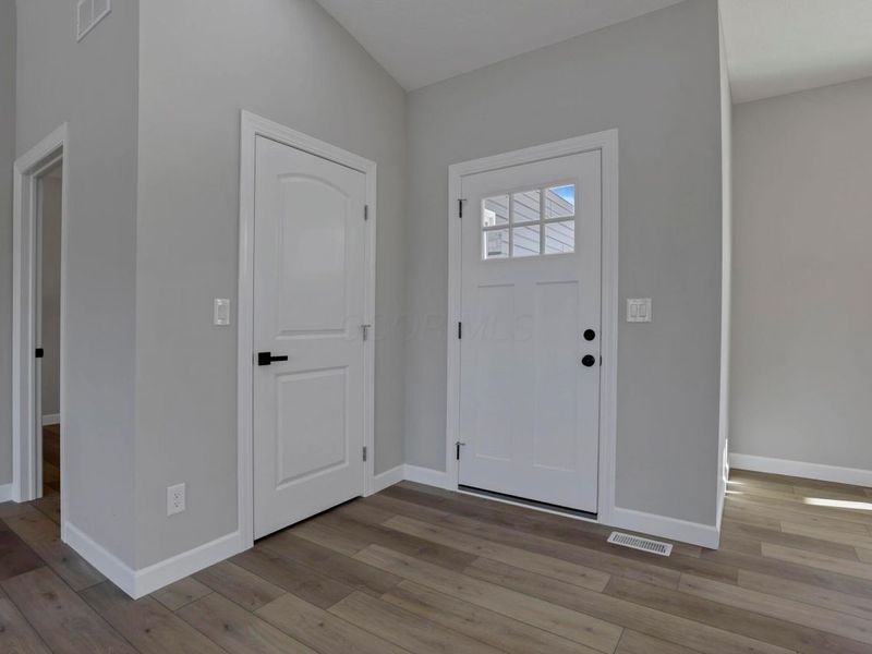 725 Trapp Lane, Hopewell, OH 43746 Photo 7