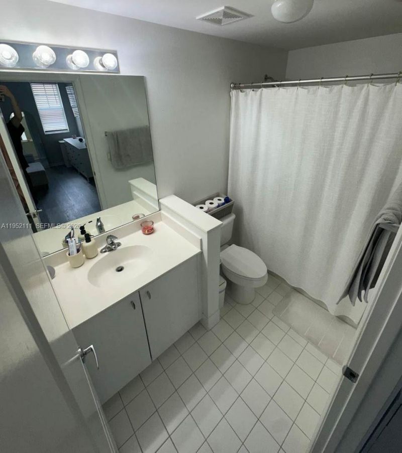 5840 W Sample Rd, Unit 305, Coral Springs, FL 33067 Photo