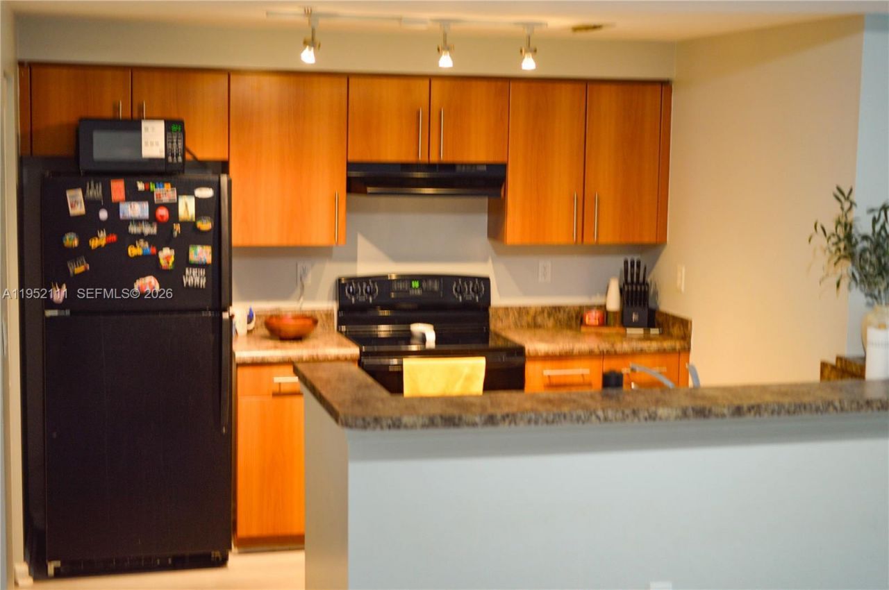 5840 W Sample Rd, Unit 305, Coral Springs, FL 33067 Photo