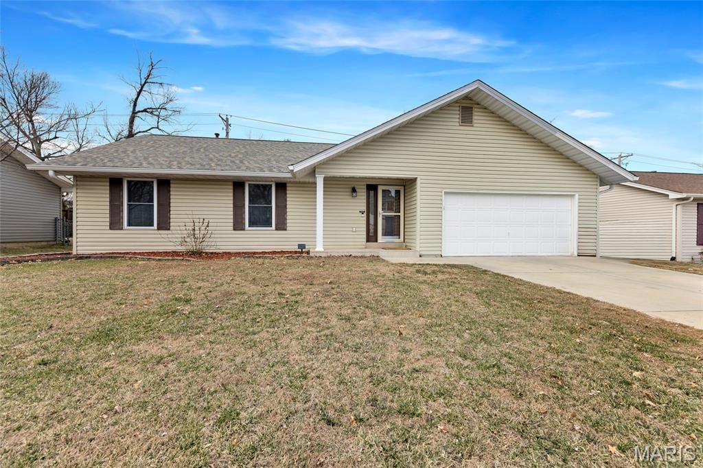 1113 Athena Way, Saint Peters, MO 63376 Main Photo