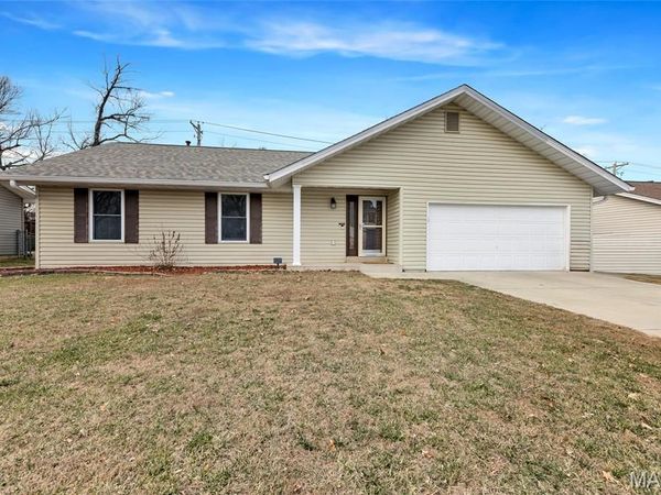 1113 Athena Way, St Peters, MO 63376