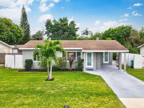 124 SW 11th Avenue, Boynton Beach, FL 33435